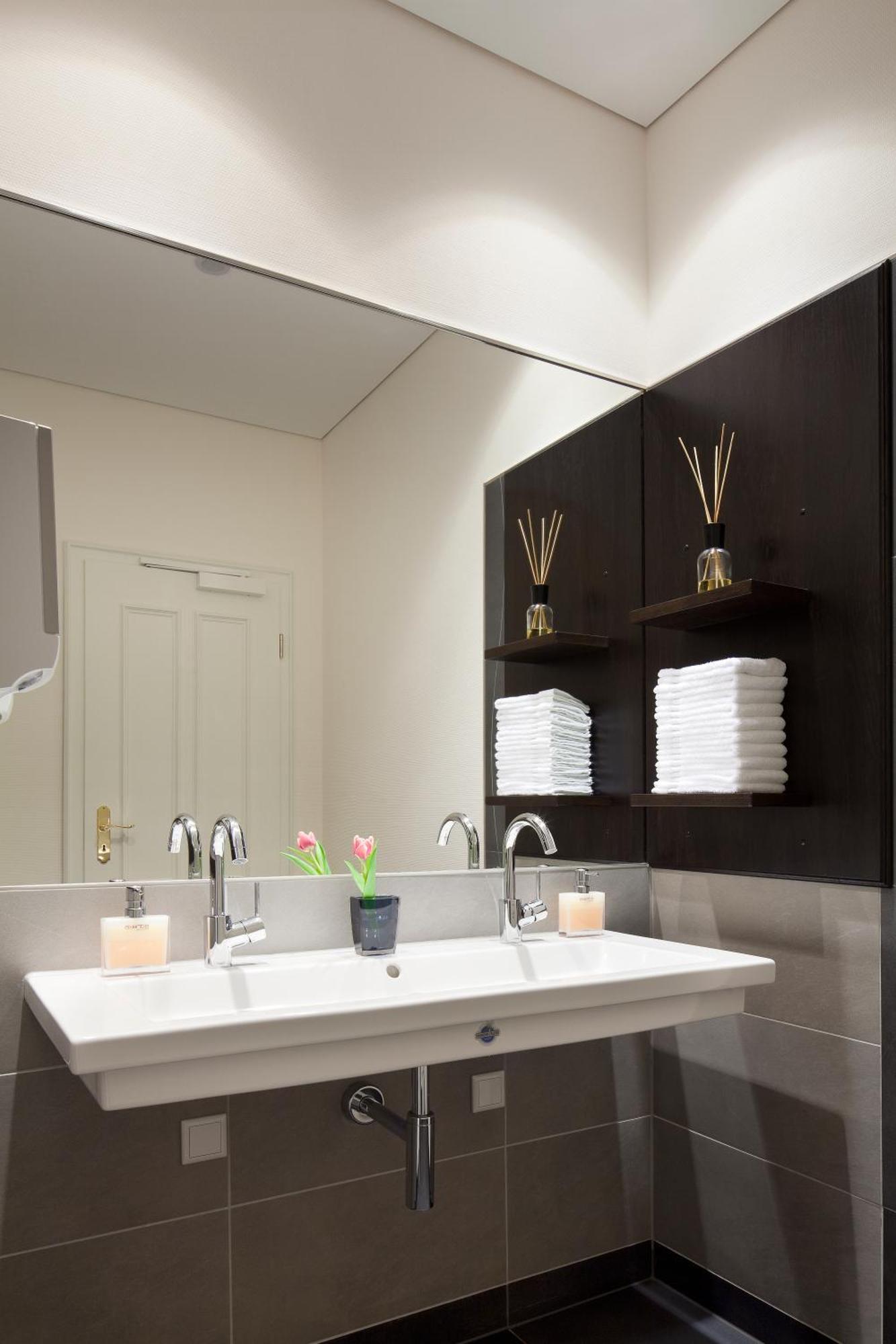 Zu Den Drei Linden Hotel Вермелскирхен Екстериор снимка
