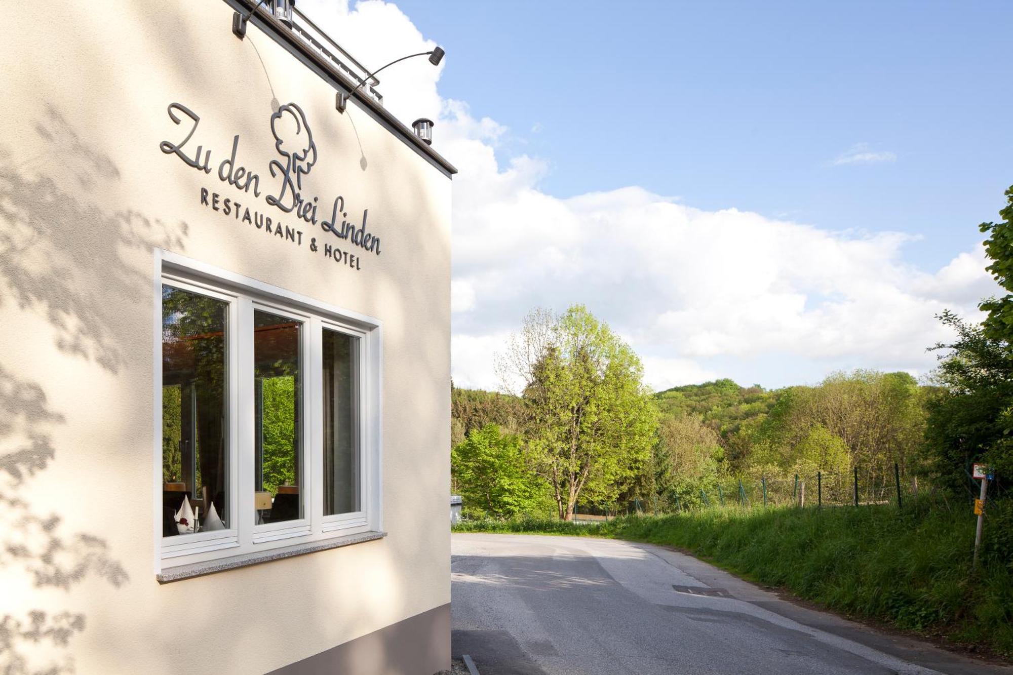 Zu Den Drei Linden Hotel Вермелскирхен Екстериор снимка