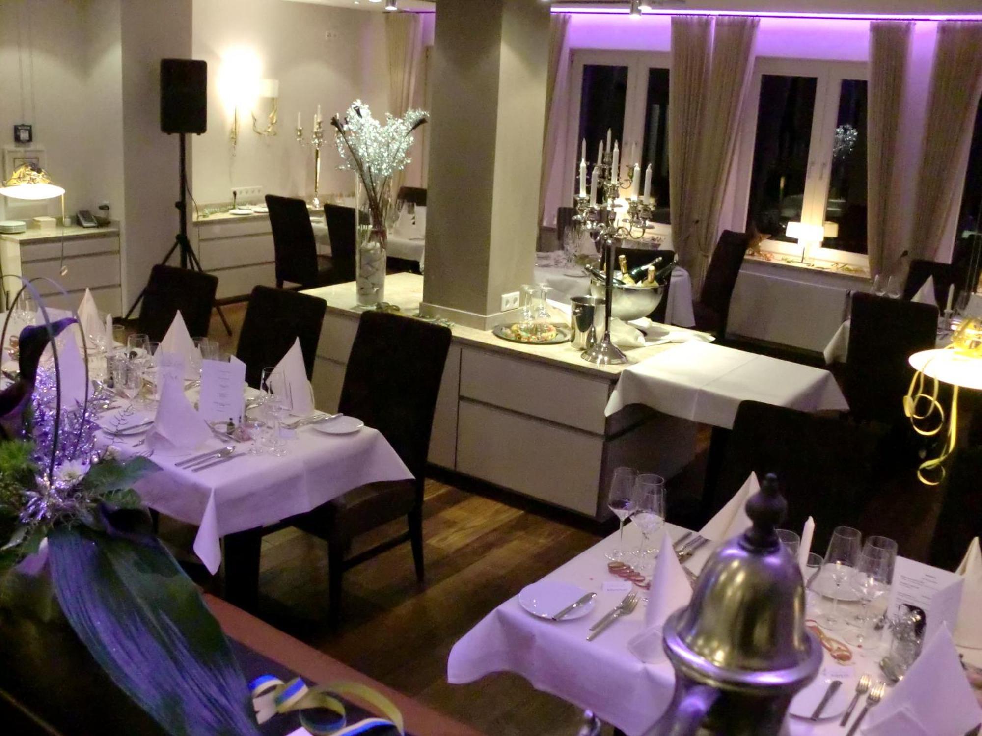 Zu Den Drei Linden Hotel Вермелскирхен Екстериор снимка