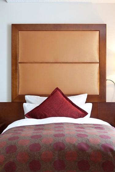 Zu Den Drei Linden Hotel Вермелскирхен Екстериор снимка
