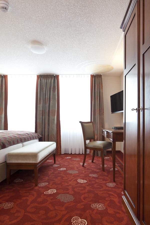 Zu Den Drei Linden Hotel Вермелскирхен Стая снимка