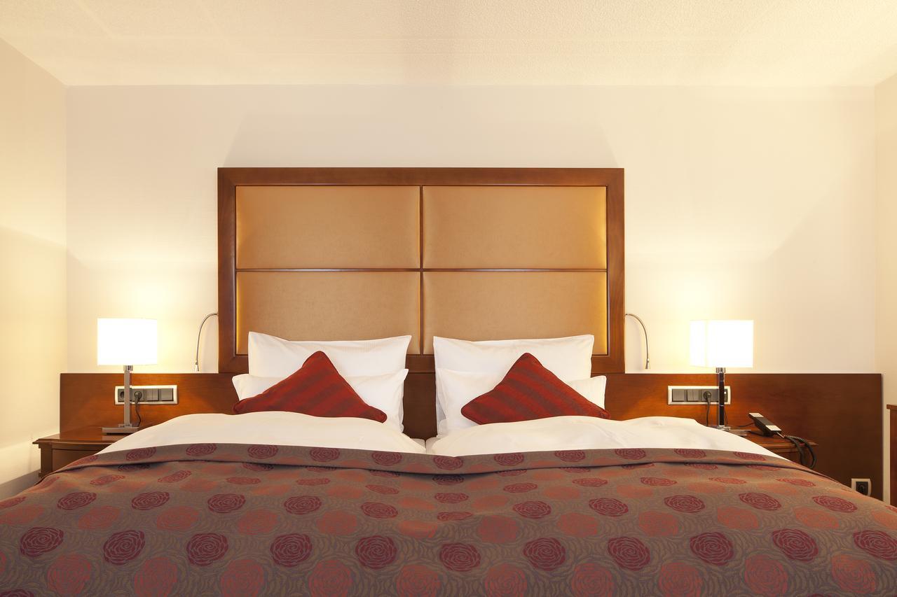 Zu Den Drei Linden Hotel Вермелскирхен Стая снимка
