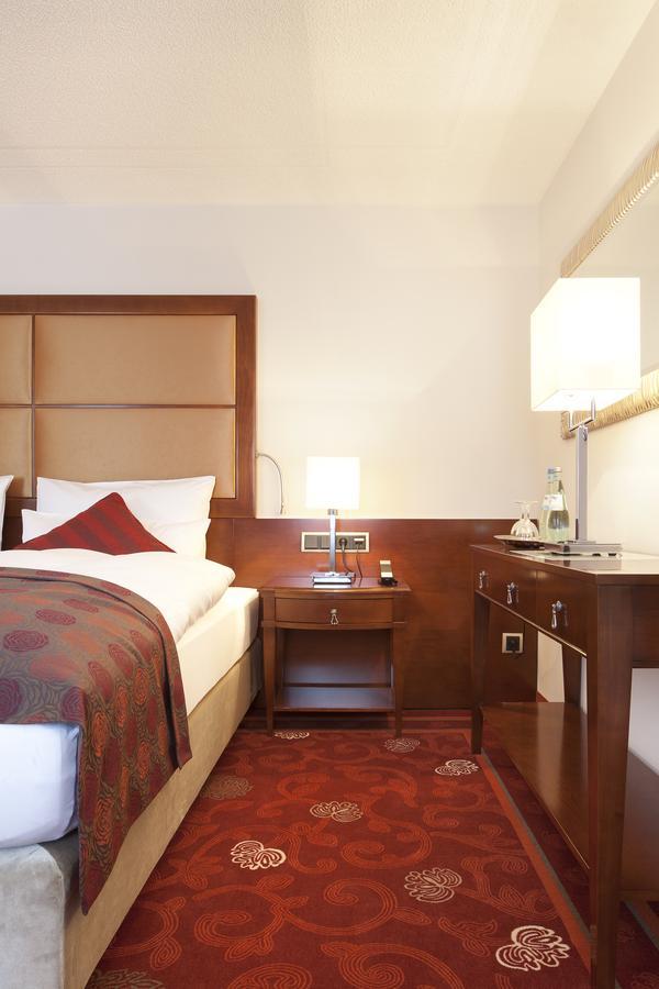 Zu Den Drei Linden Hotel Вермелскирхен Стая снимка
